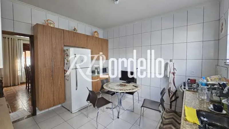 Casa mobiliada com 359 m², 3 dormitórios e 3 banheiros — photo 4