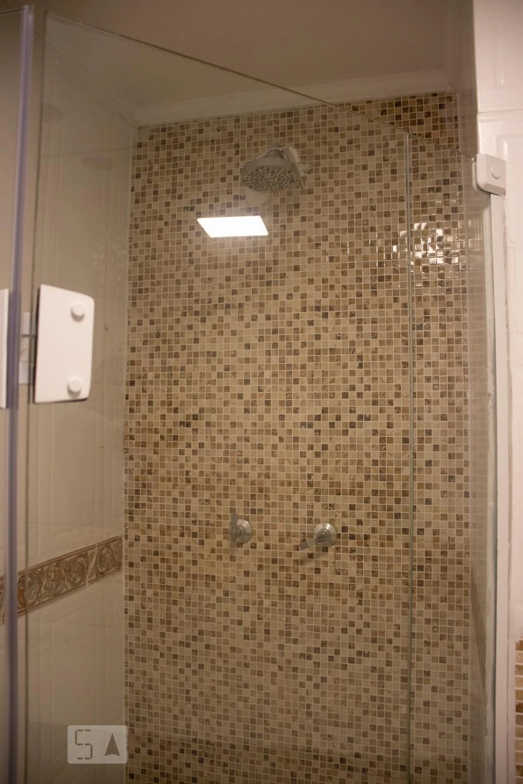 Furnished 2-bedroom apartment with enclosed glass balcony — photo 27