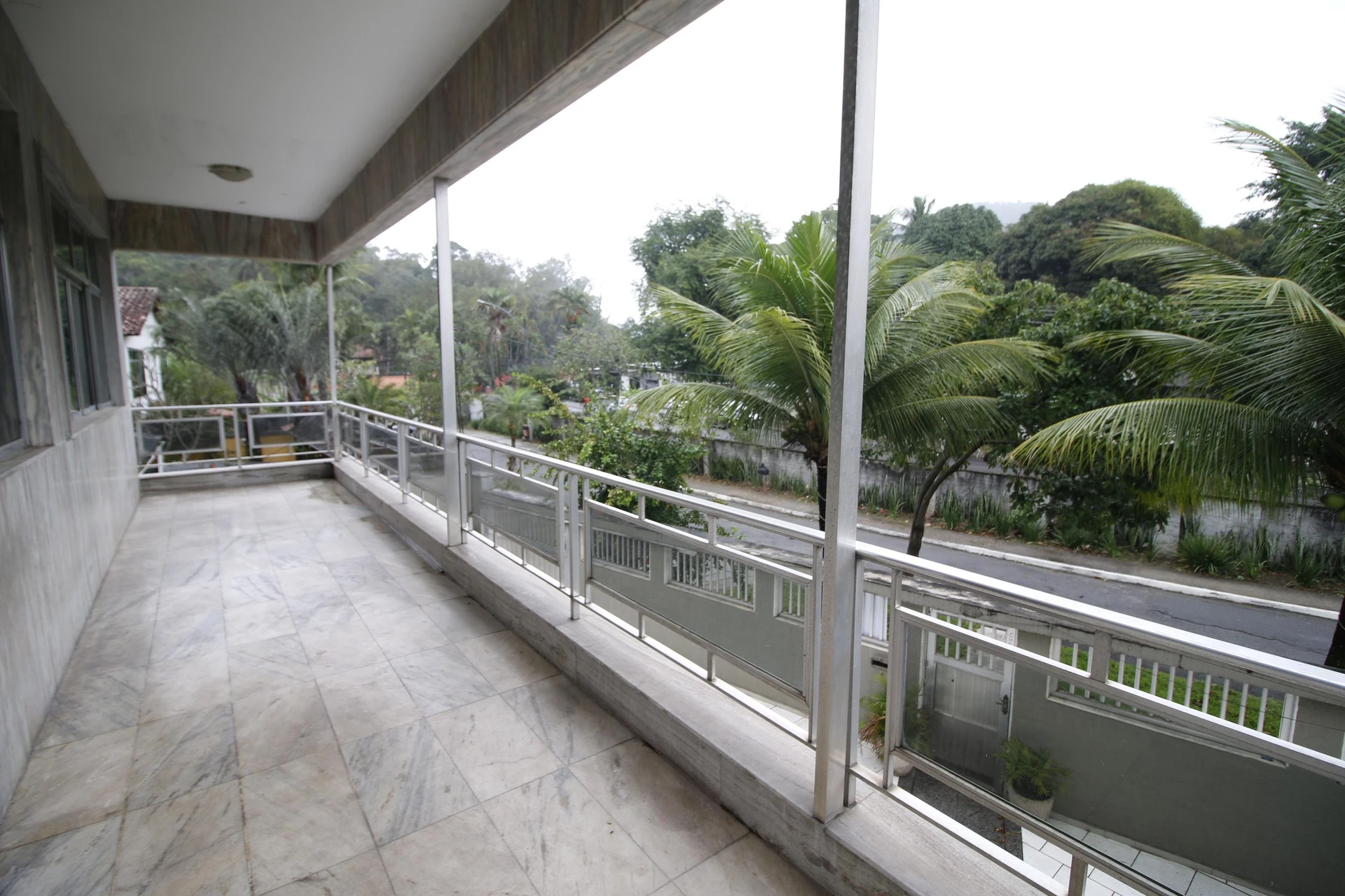 Condo house with 4 bedrooms and 2 en-suites, 3 parking — photo 6