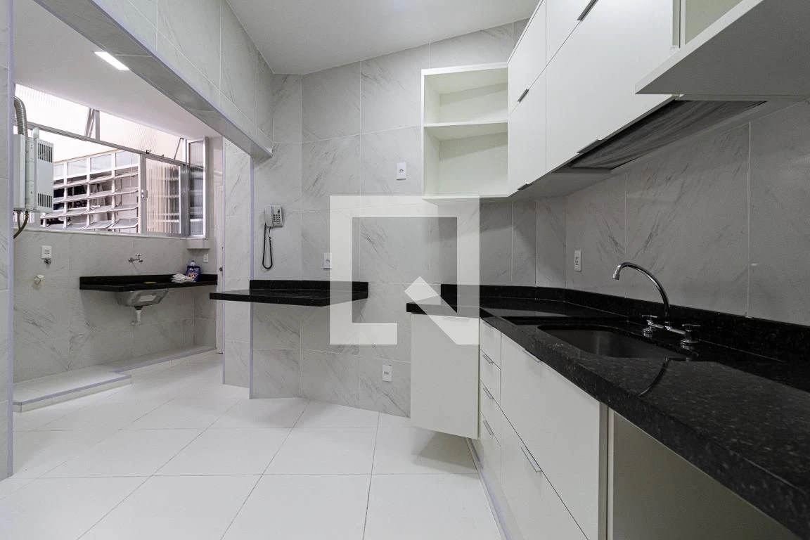 Apartamento sem mobília com 3 quartos e suíte
