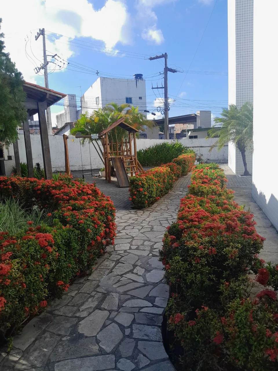 Квартира с 2 спальнями, в доме есть бассейн — photo 18