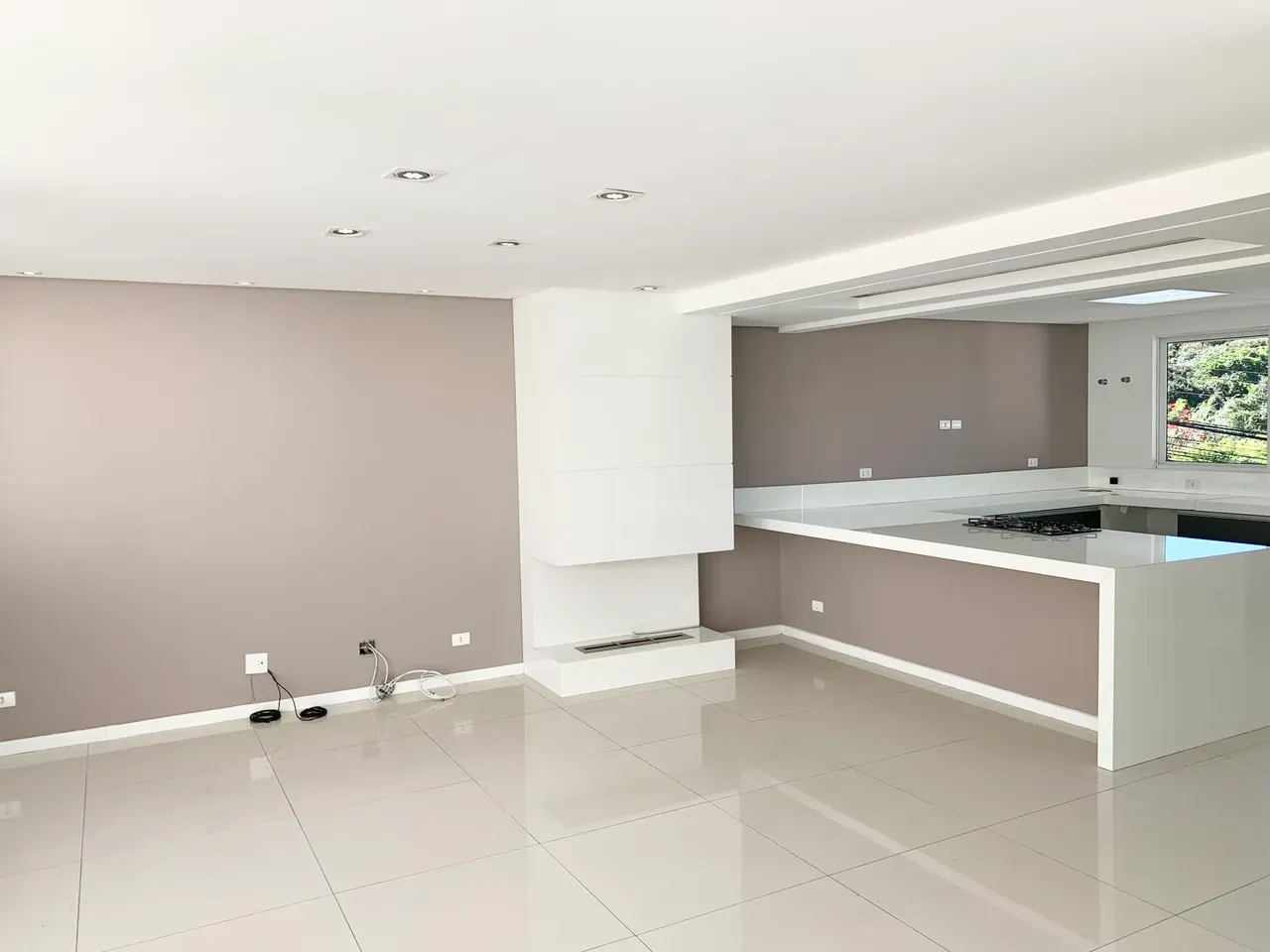 Unfurnished house with open-plan gas kitchen — photo 5