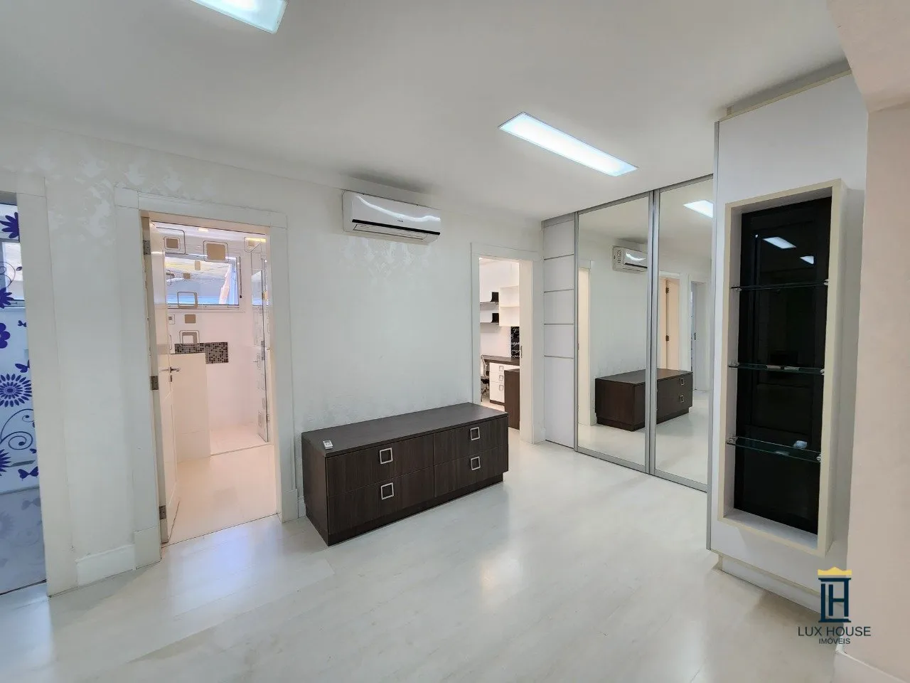 Furnished house with 7 en-suite bedrooms and 10 baths — photo 11