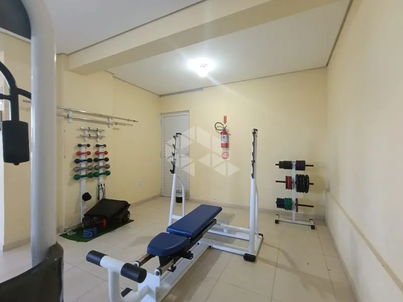 2-bedroom apartment in a building with a gym — photo 14
