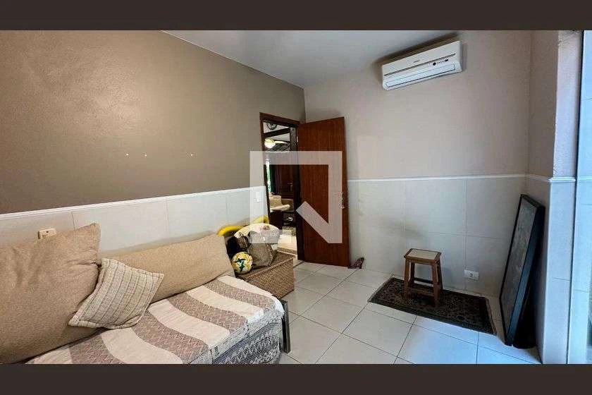 Casa com 5 quartos e cozinha aberta de 300 m² — photo 25