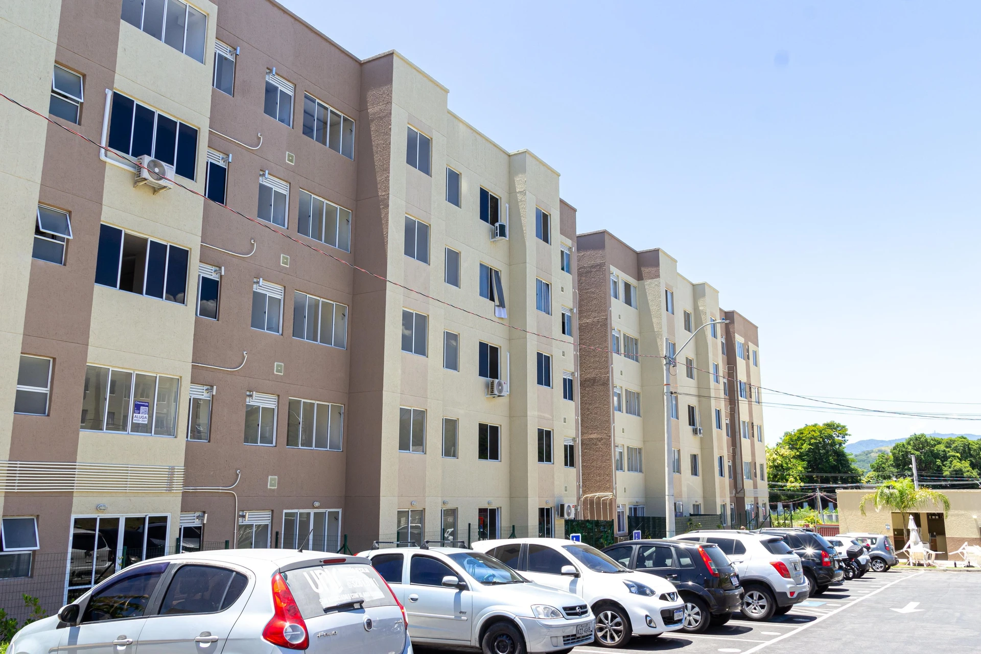 2-bedroom apartment in a building with a pool — photo 10