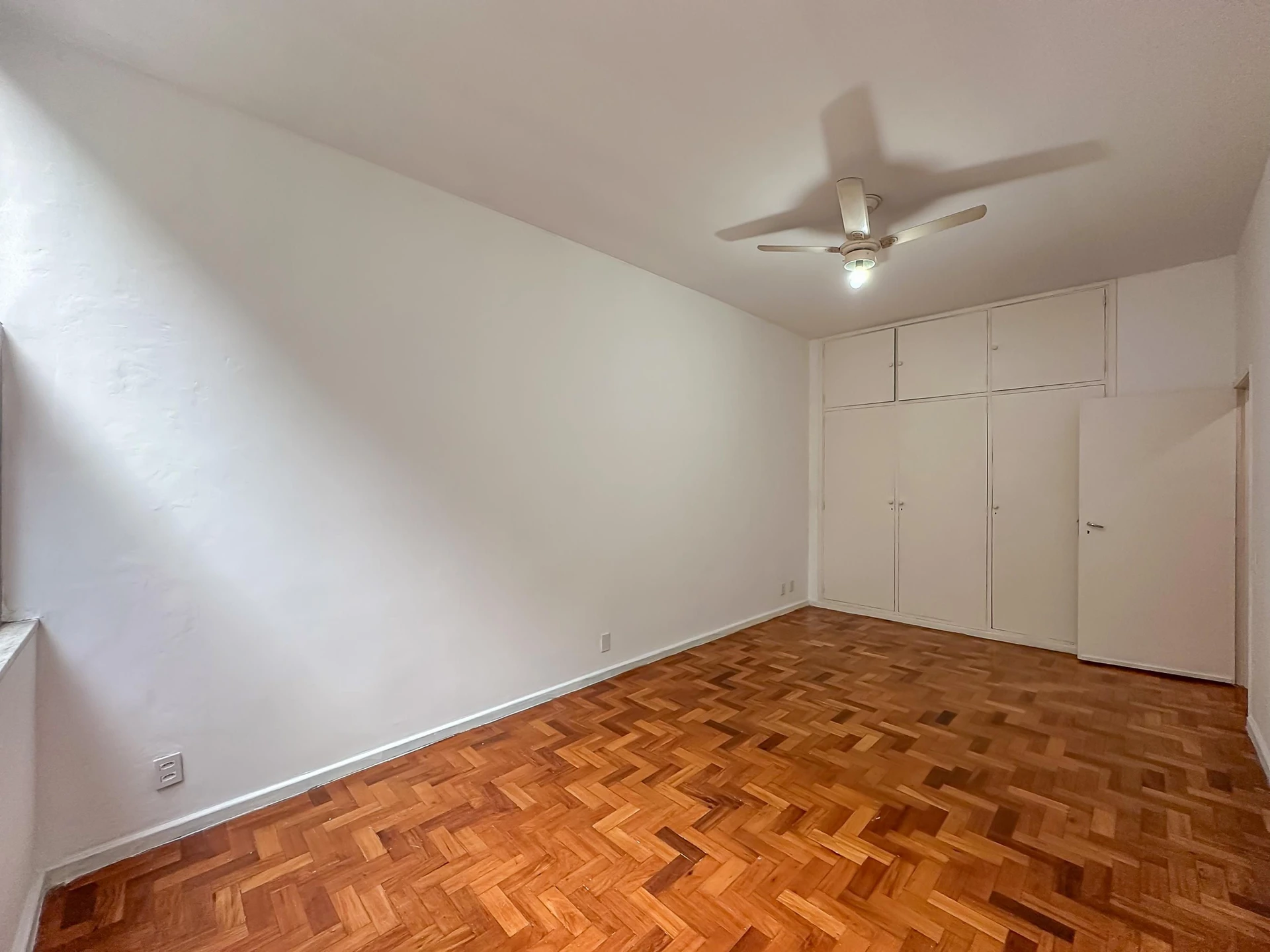 Apartment with 3 bedrooms, 1 en-suite and separate kitchen — photo 5