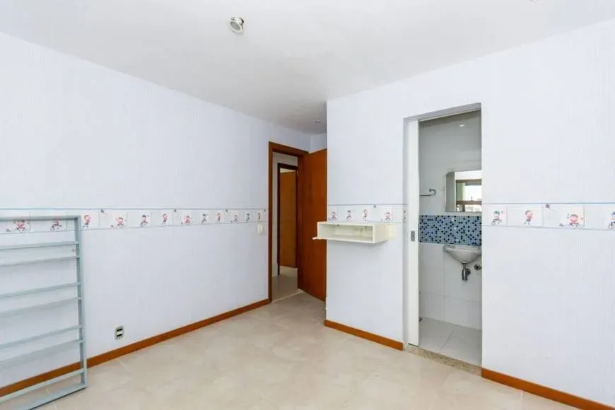 183 m² apartment with a walk-in closet and a bathtub — photo 33