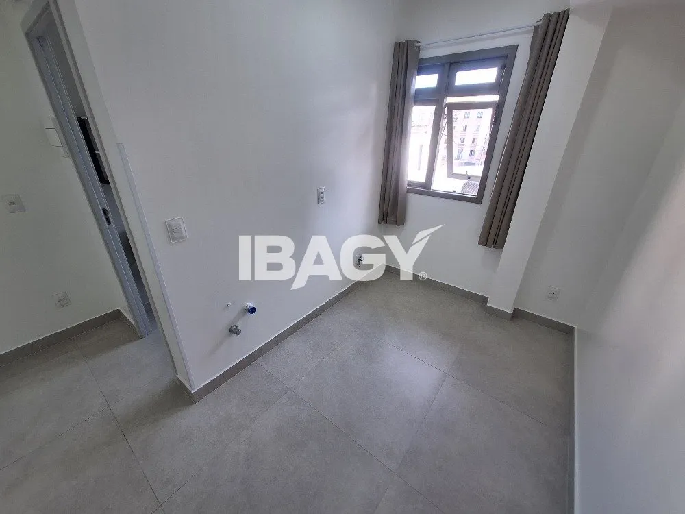Unfurnished 25 m² studio with 1 bedroom — photo 3