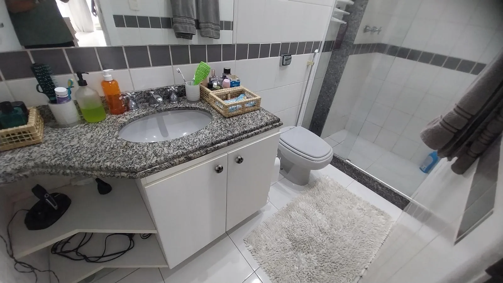 Unfurnished apartment with 4 bedrooms and 5 bathrooms — photo 34