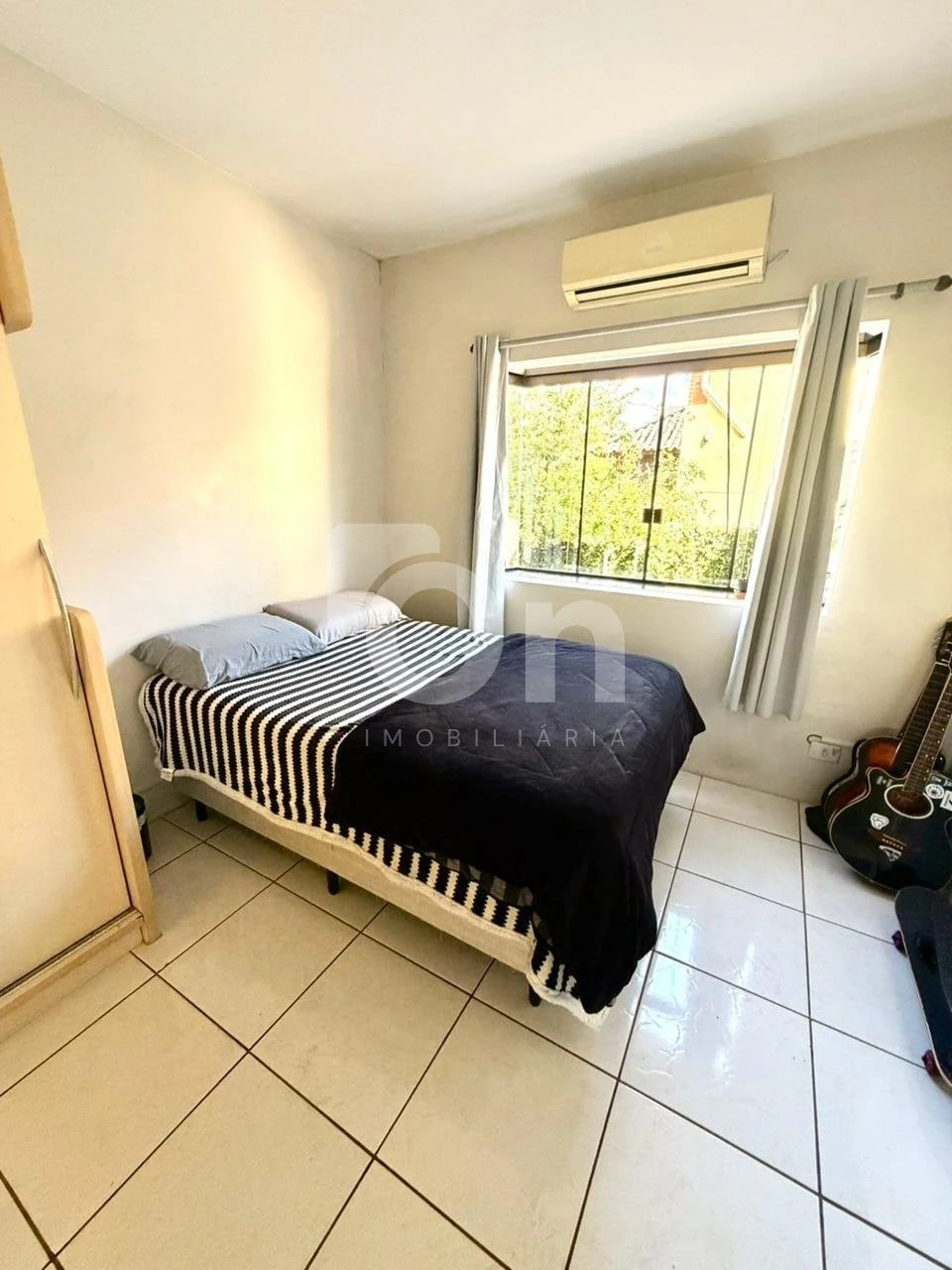 Furnished house, 224 m², with floor-to-ceiling windows — photo 29
