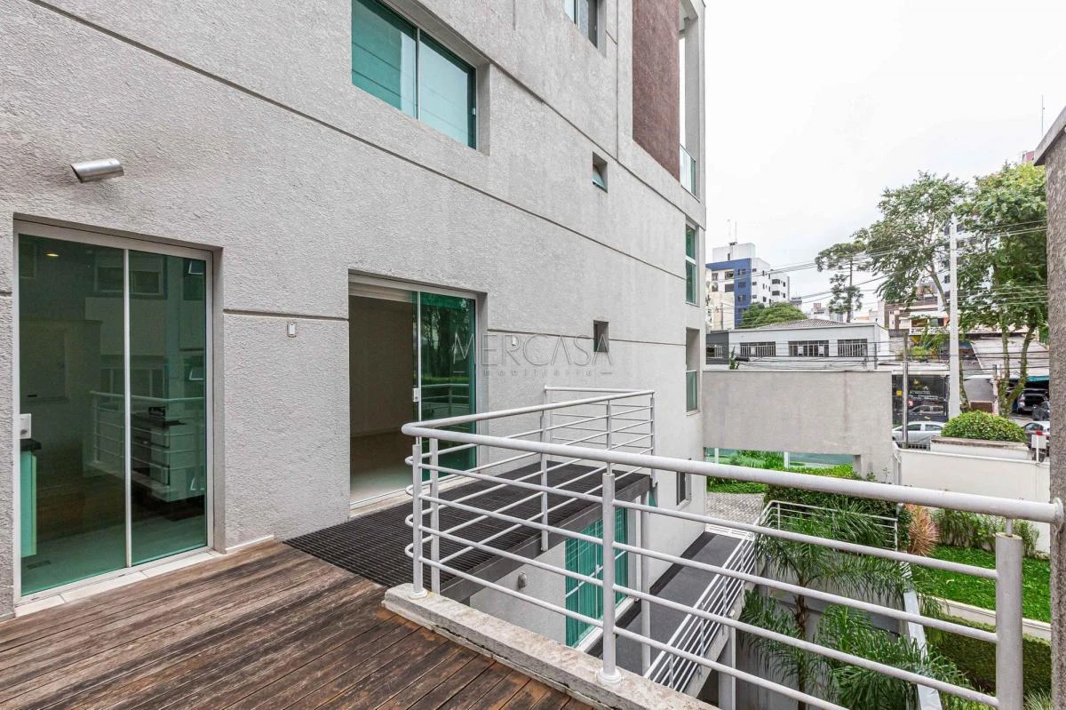 One-bedroom apartment in a building with a pool — photo 29