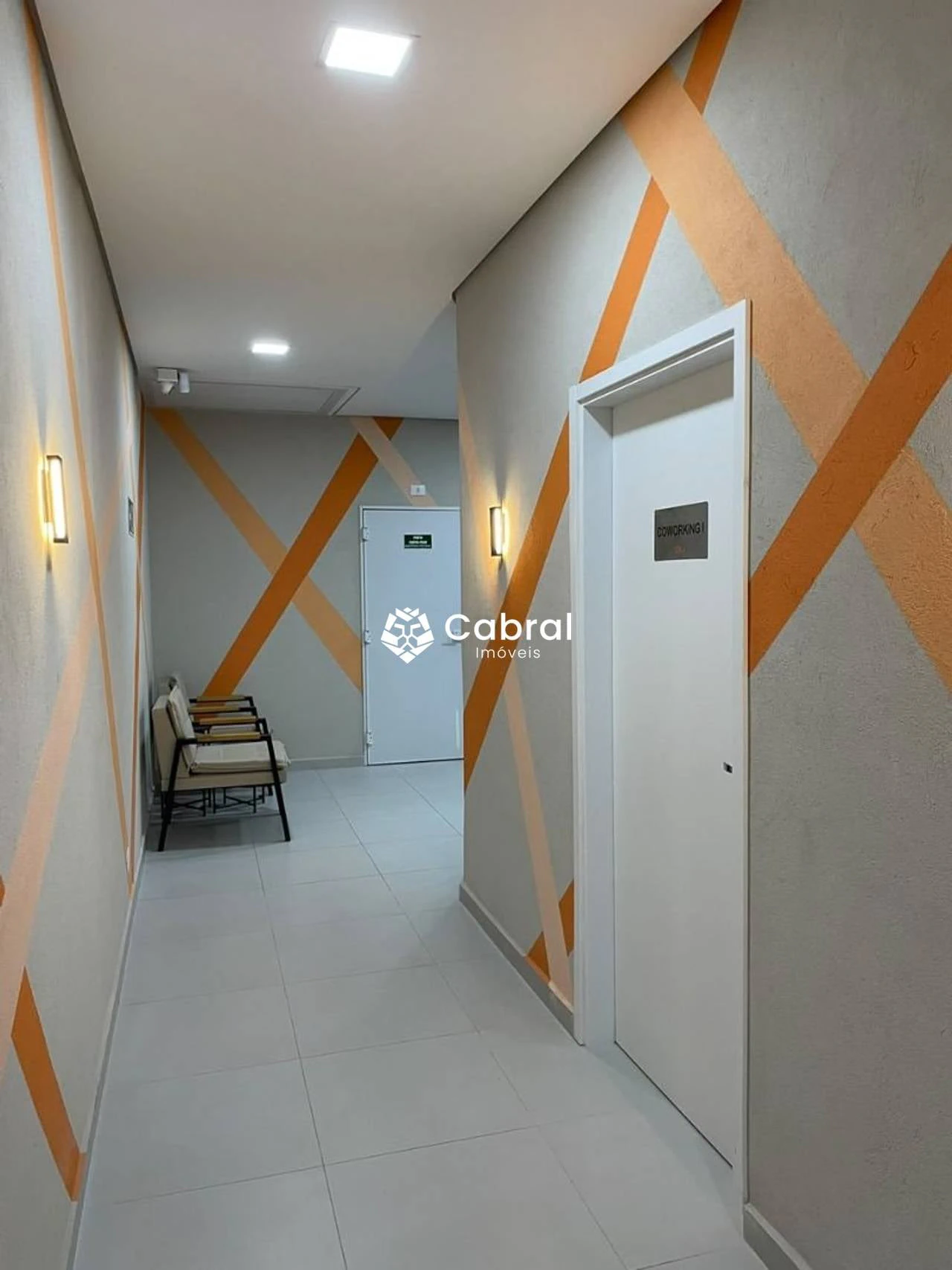 Furnished apartment, 34 m², with a glass-enclosed balcony — photo 17