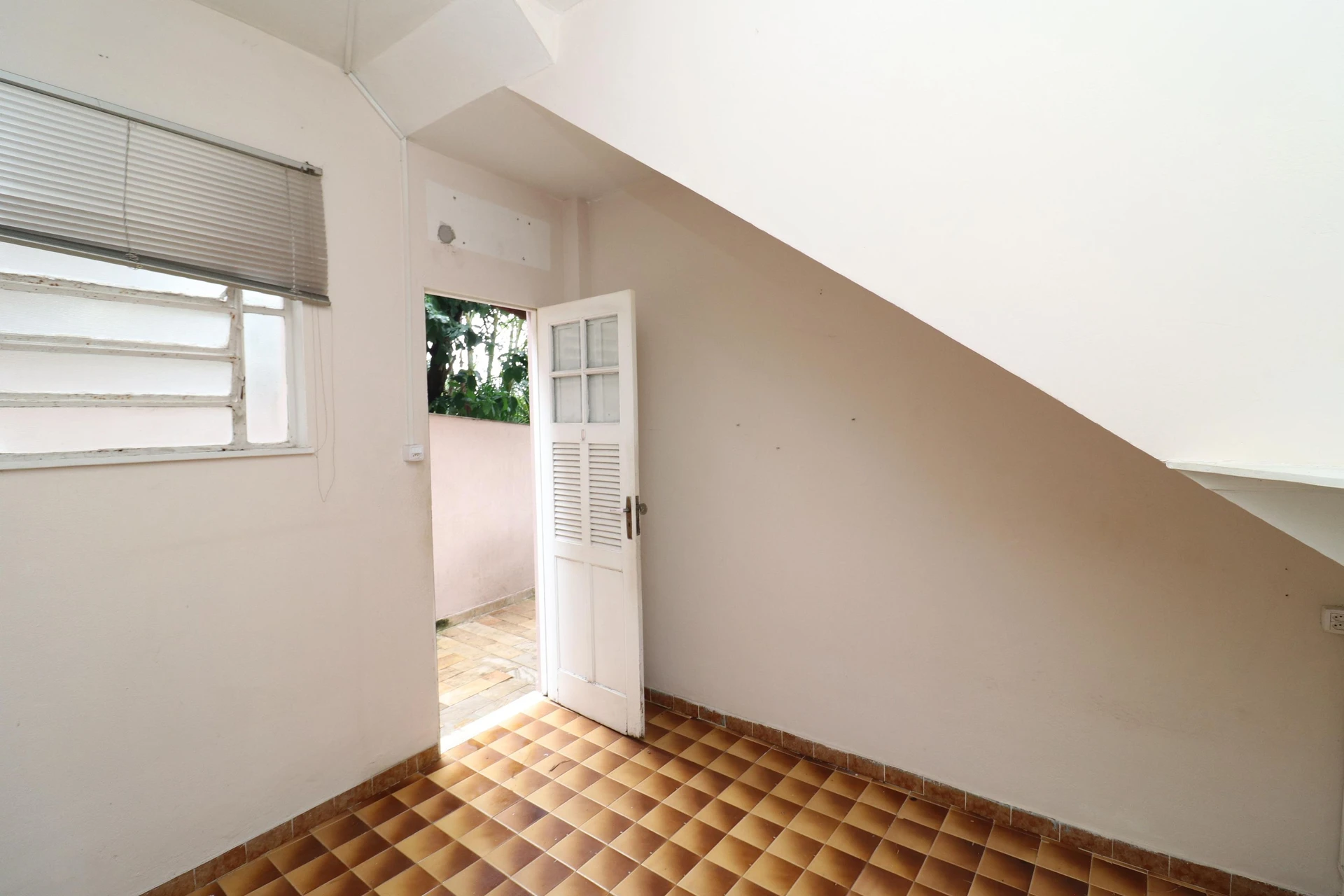 10-bedroom house with a bathtub in Rio de Janeiro — photo 117