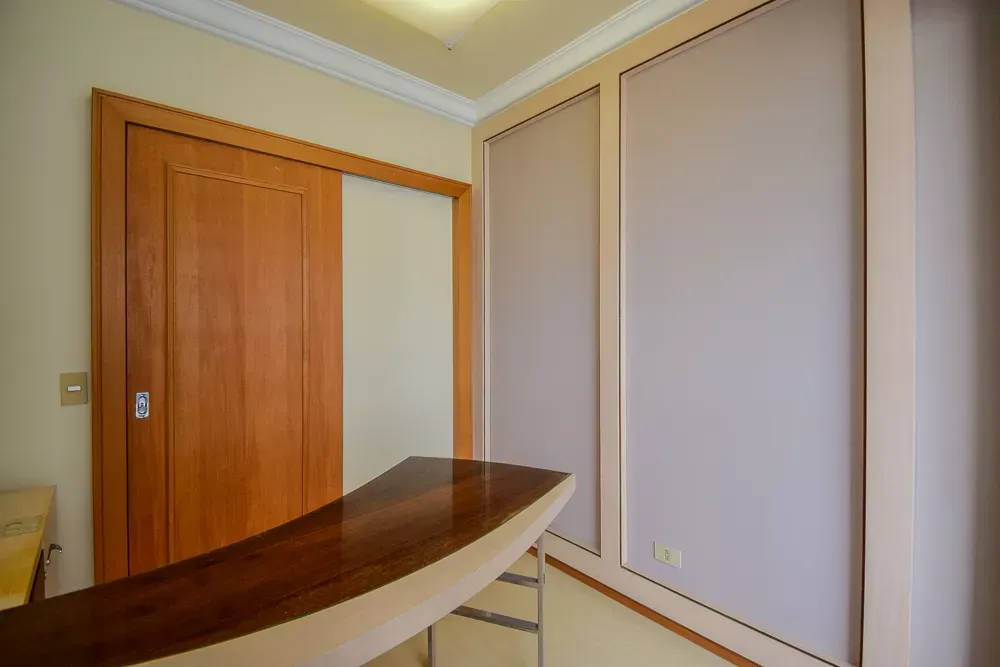 Furnished apartment with 3 bedrooms and 115 m² — photo 17
