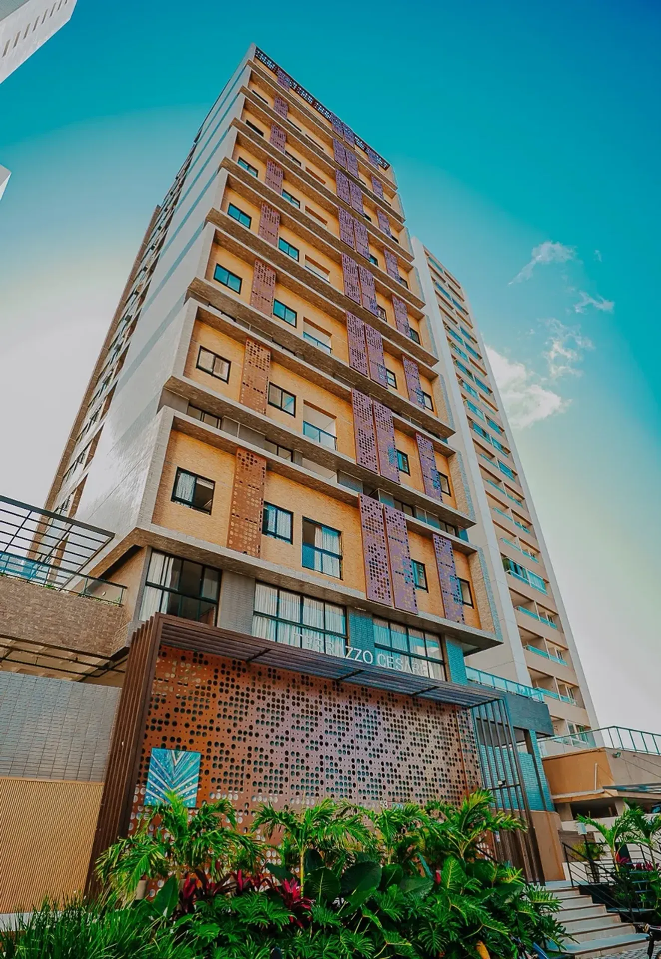 3-bedroom apartment in a building with a coworking space — photo 7