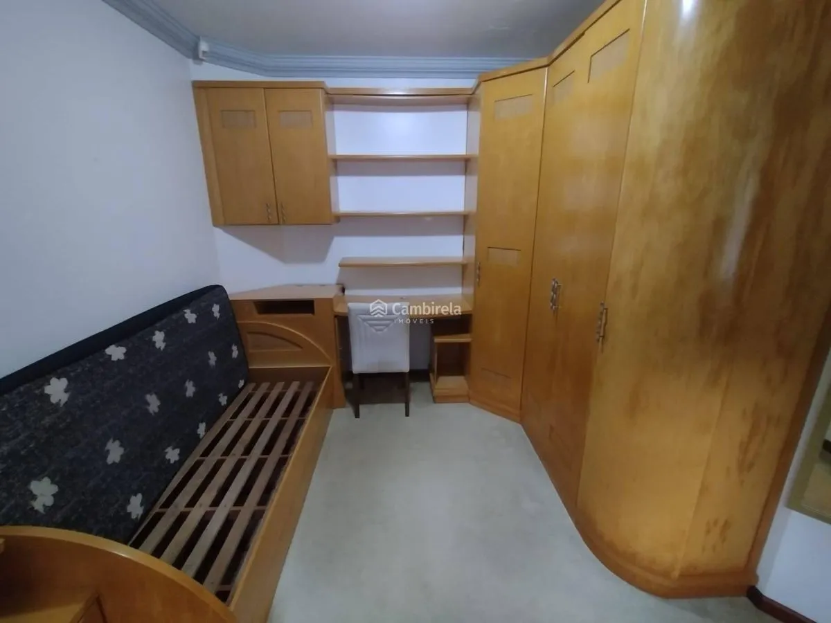 House with 4 bedrooms and 311 m² with 2 en-suites — photo 46