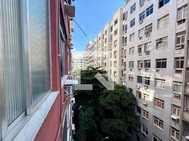 One-bedroom apartment with a washing machine — photo 6