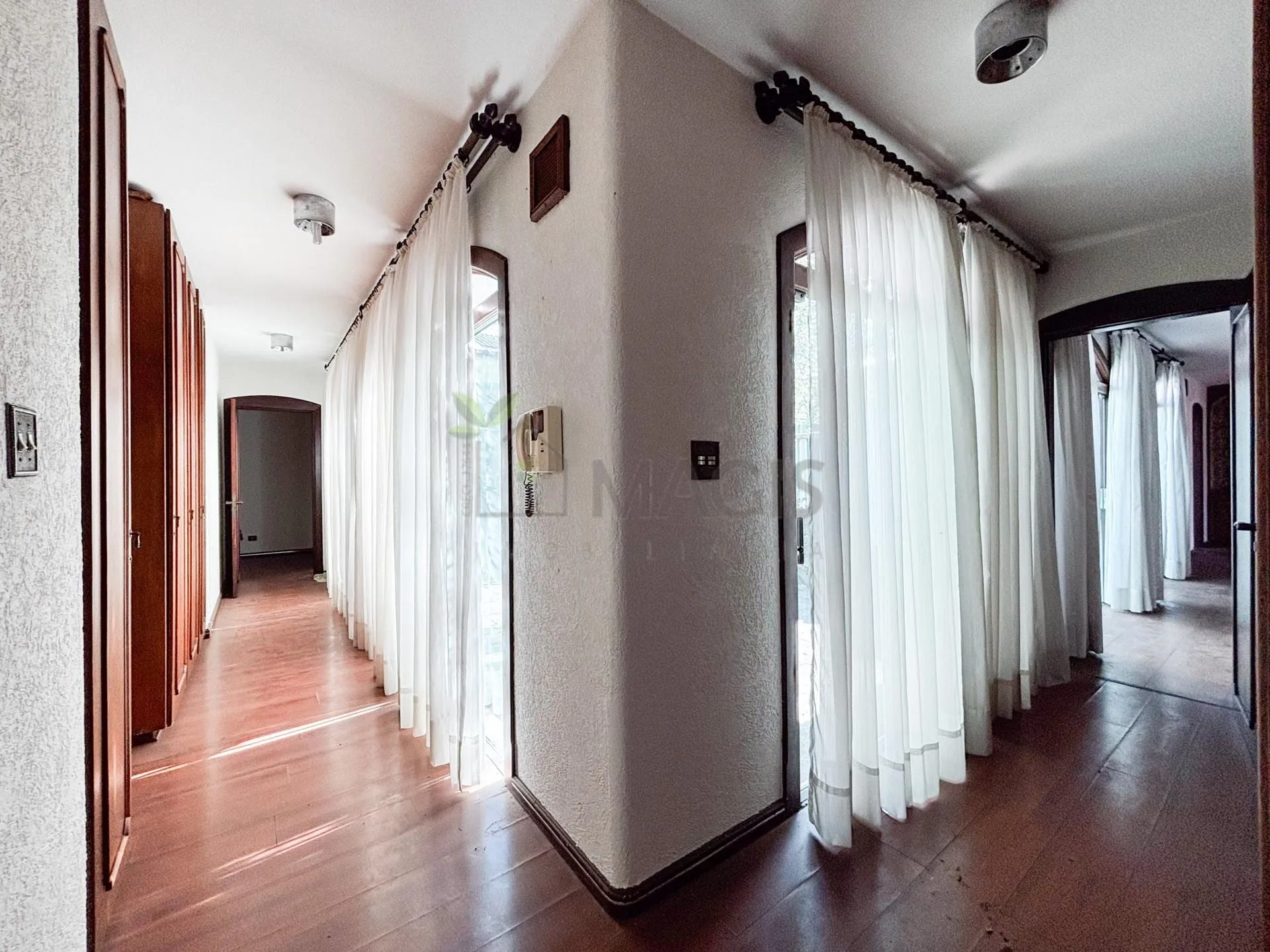Будинок 604 м² з 4 спальнями та 4 ванними кімнатами — photo 44
