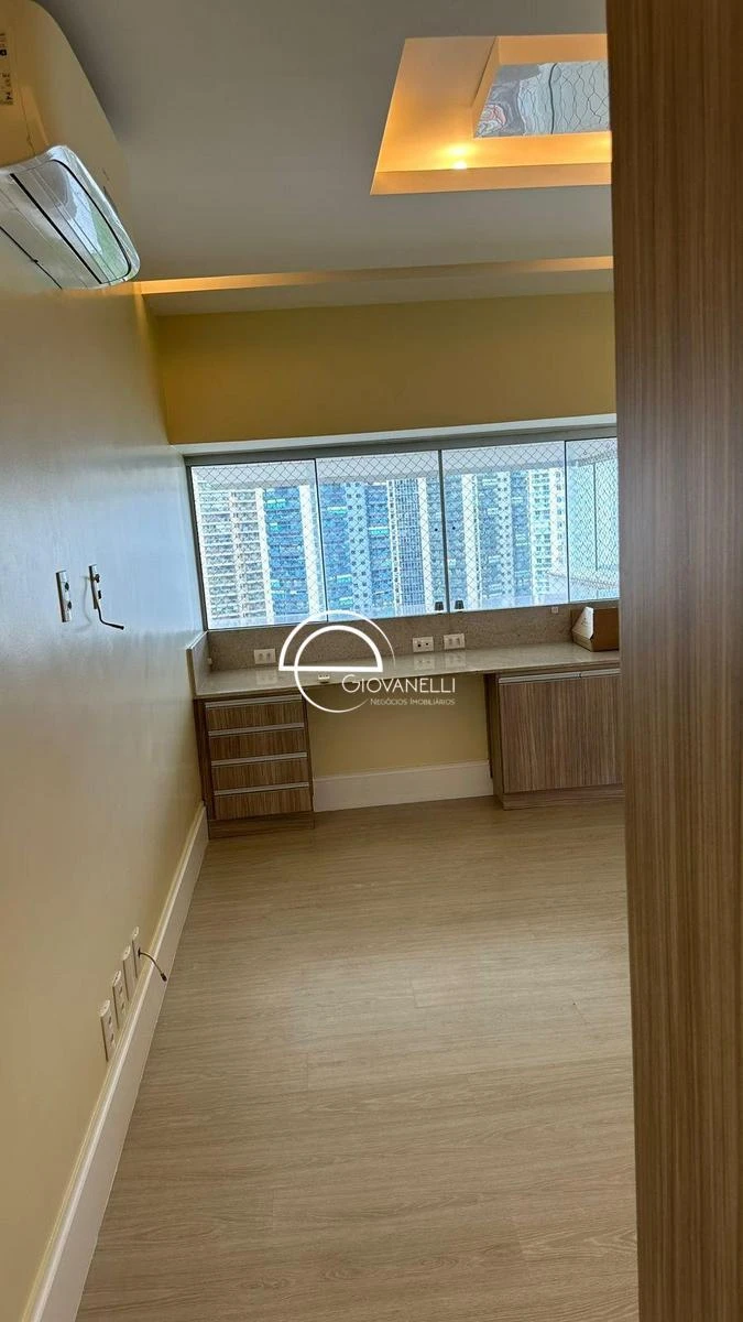 Apartamento de 300 m² com banheira e vista para a água — photo 22