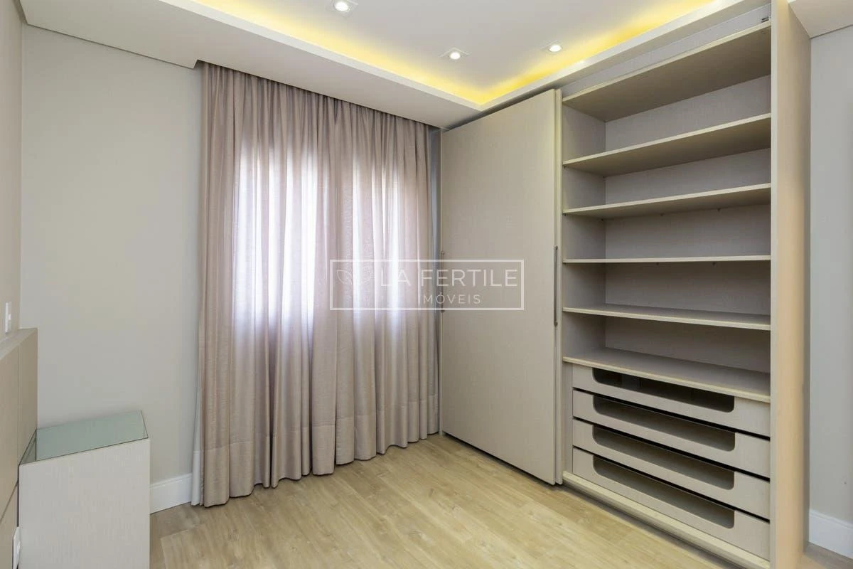 Apartment, 158 m², with a walk-in closet — photo 10