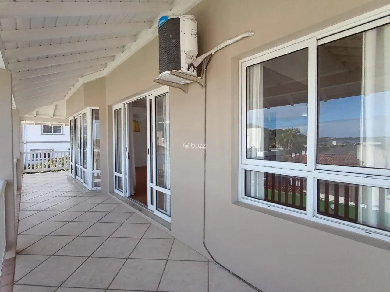 House with 4 en-suite rooms and 6 bathrooms, 301 m² — photo 12