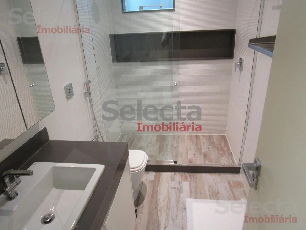 Apartment with 3 bedrooms and a closed kitchen — photo 10