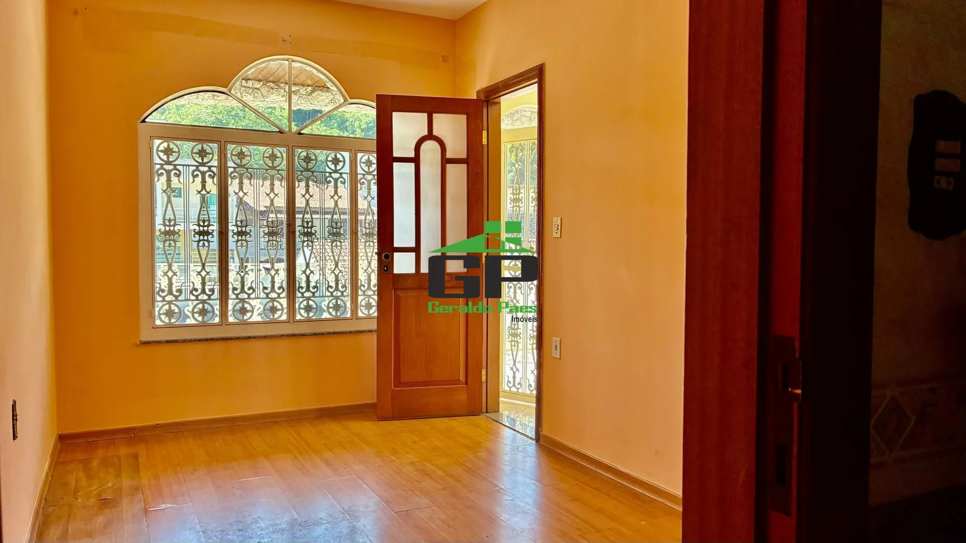 House with 4 bedrooms and 4 bathrooms, separate kitchen — photo 12