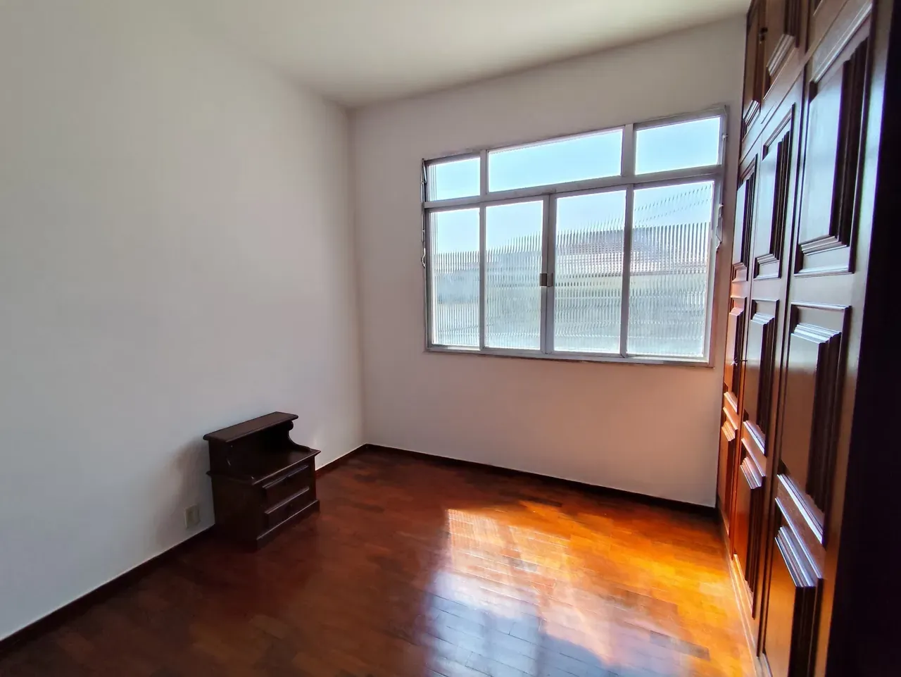 Деревянный пол или ламинат и 2 спальни: квартира 64 м² — photo 3