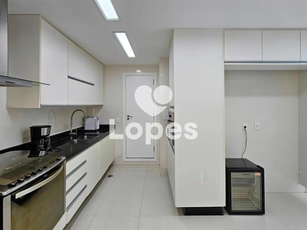 Furnished 960 m² house with 5 en-suite bedrooms — photo 2