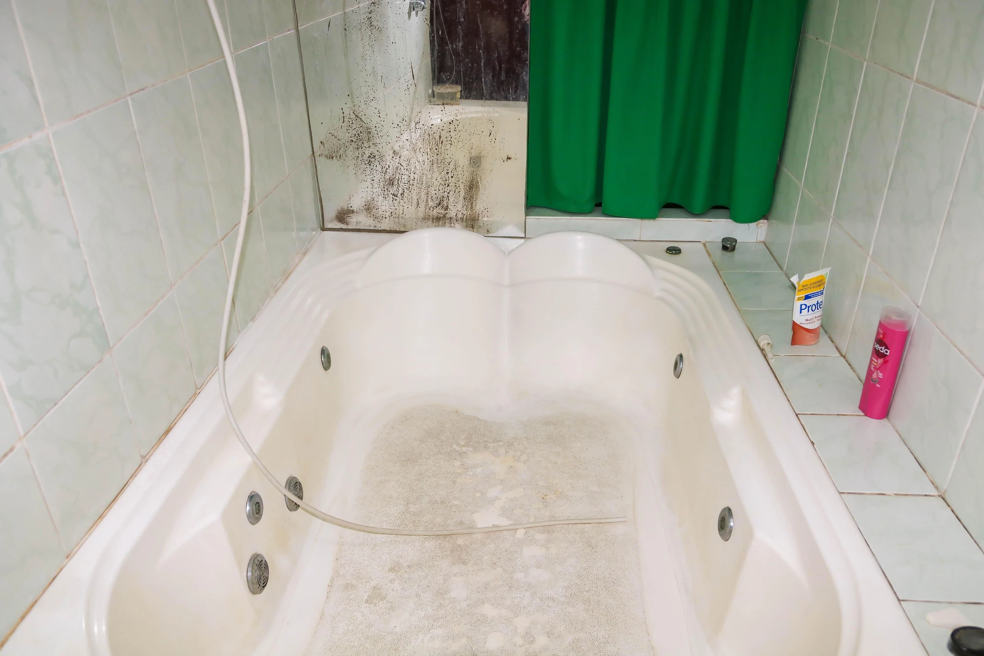 52 m² house with a bathtub and a jacuzzi — photo 18