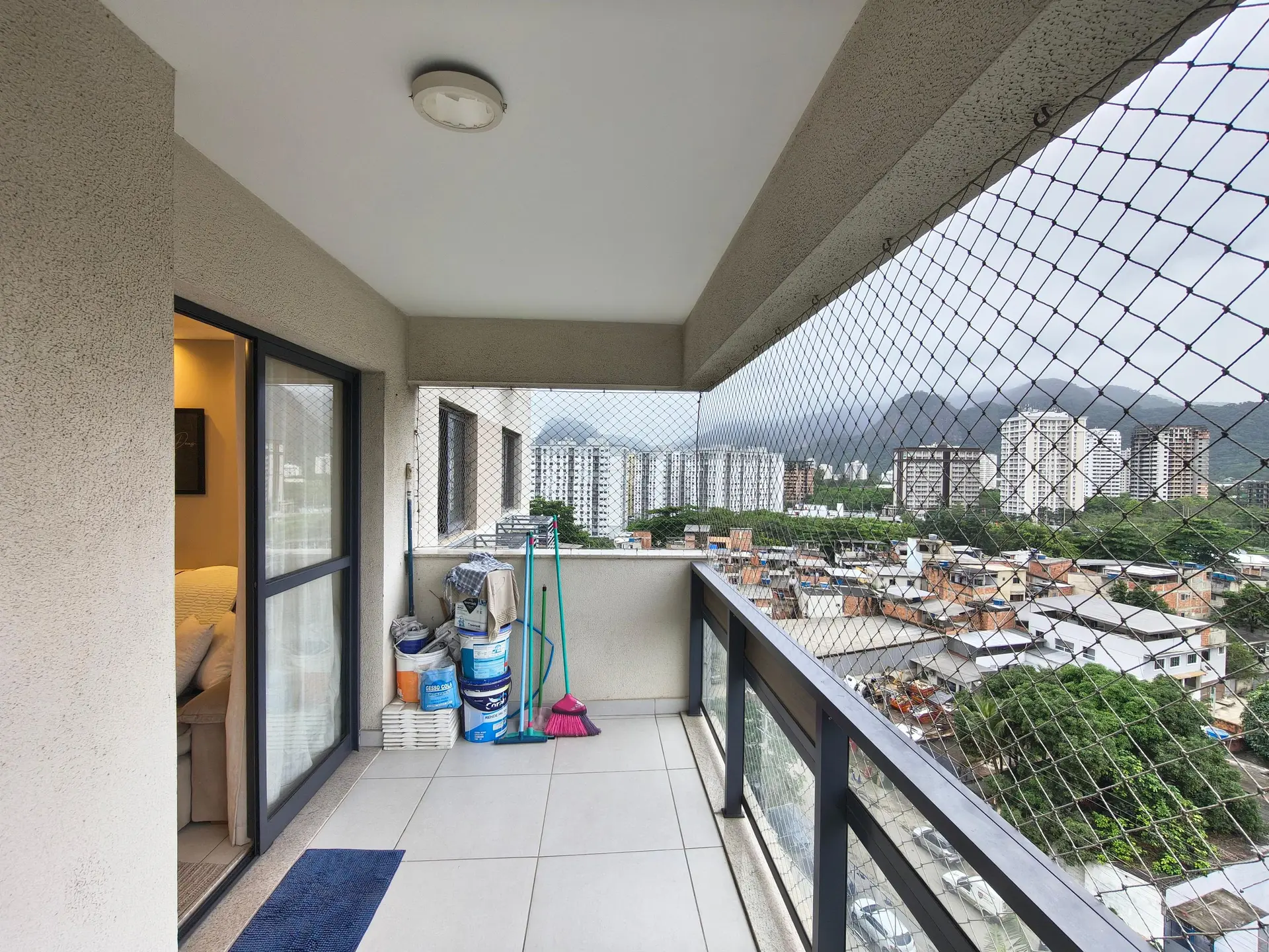 3-bedroom apartment with a mountain view — photo 30