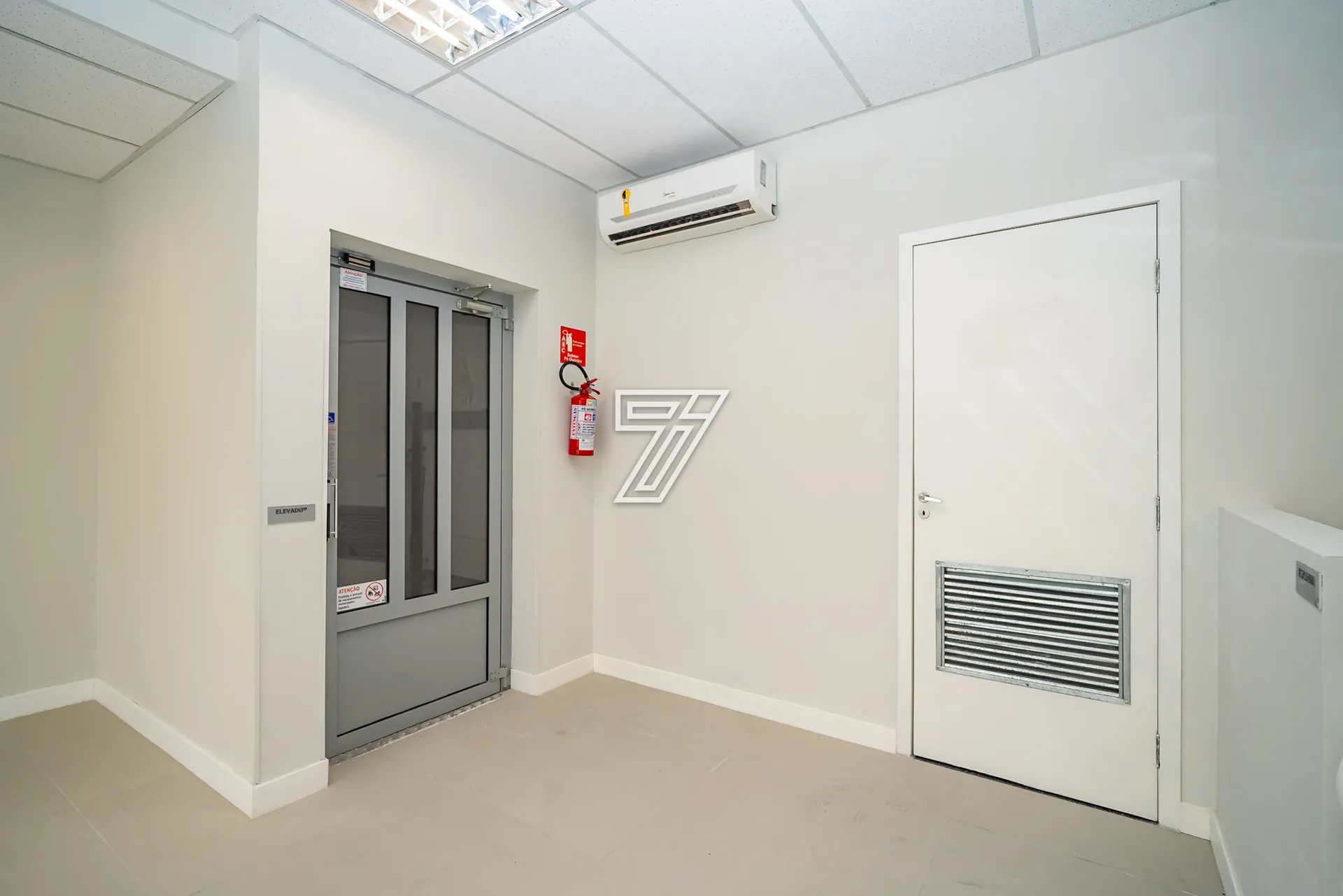 Unfurnished house with 5 bedrooms and 5 bathrooms — photo 26