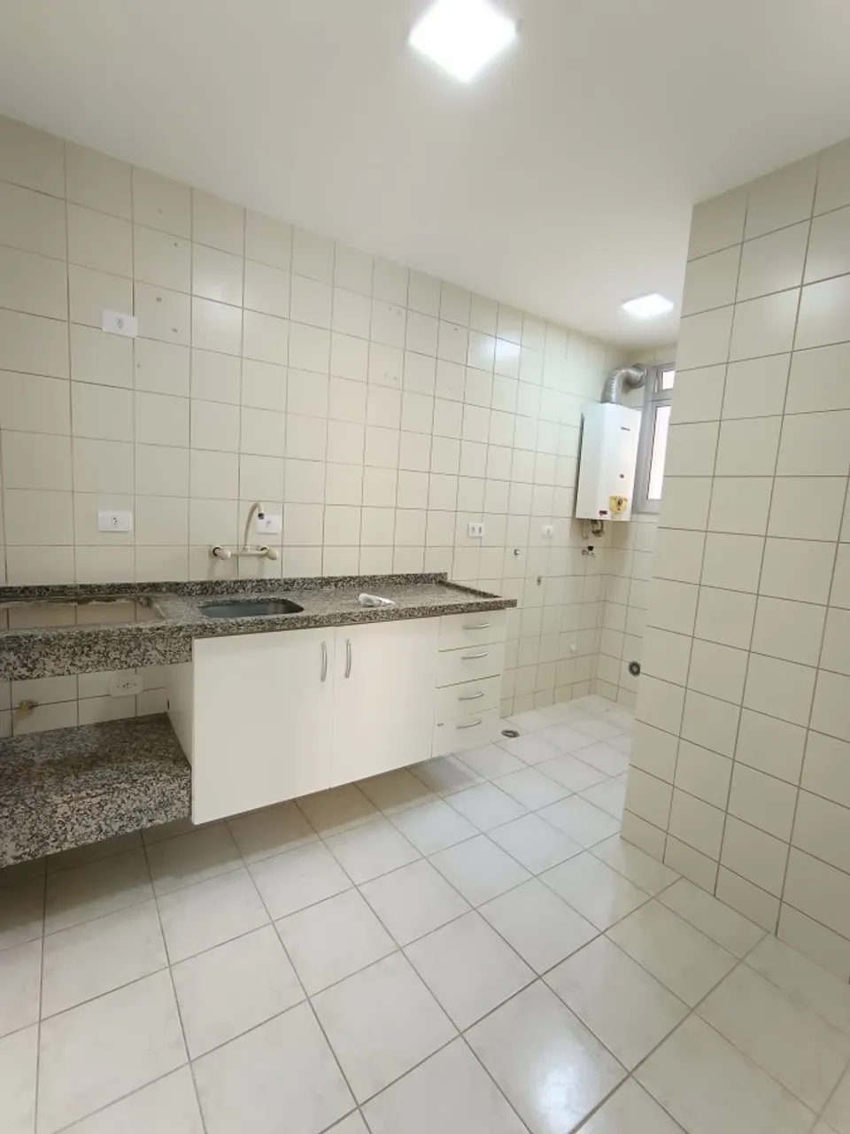 Apartamento de 3 quartos com varanda envidraçada, Capão Raso — photo 11