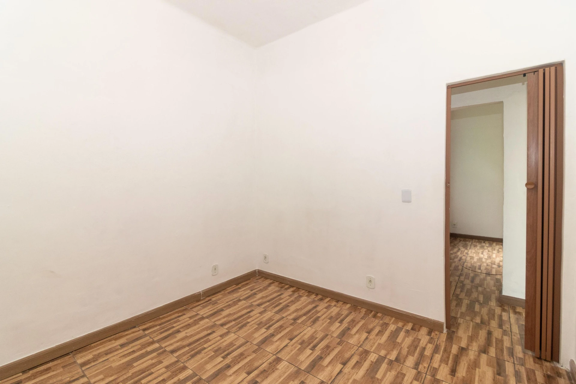 Unfurnished 2-bedroom apartment with 1 bathroom, no parking — photo 19