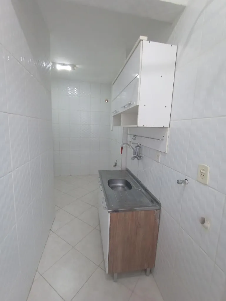 Wood or laminate floors in a one-bedroom apartment, 62 m² — photo 8