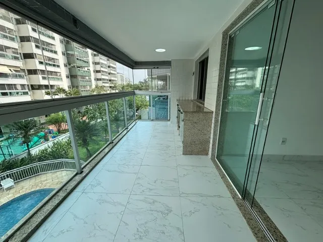 Glass-enclosed balcony in a 3-bedroom apartment, 94 m² — photo 6