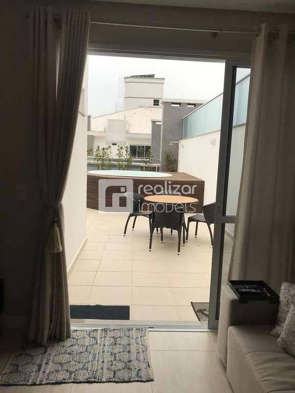 304 m² unfurnished apartment with 3 bedrooms — photo 2
