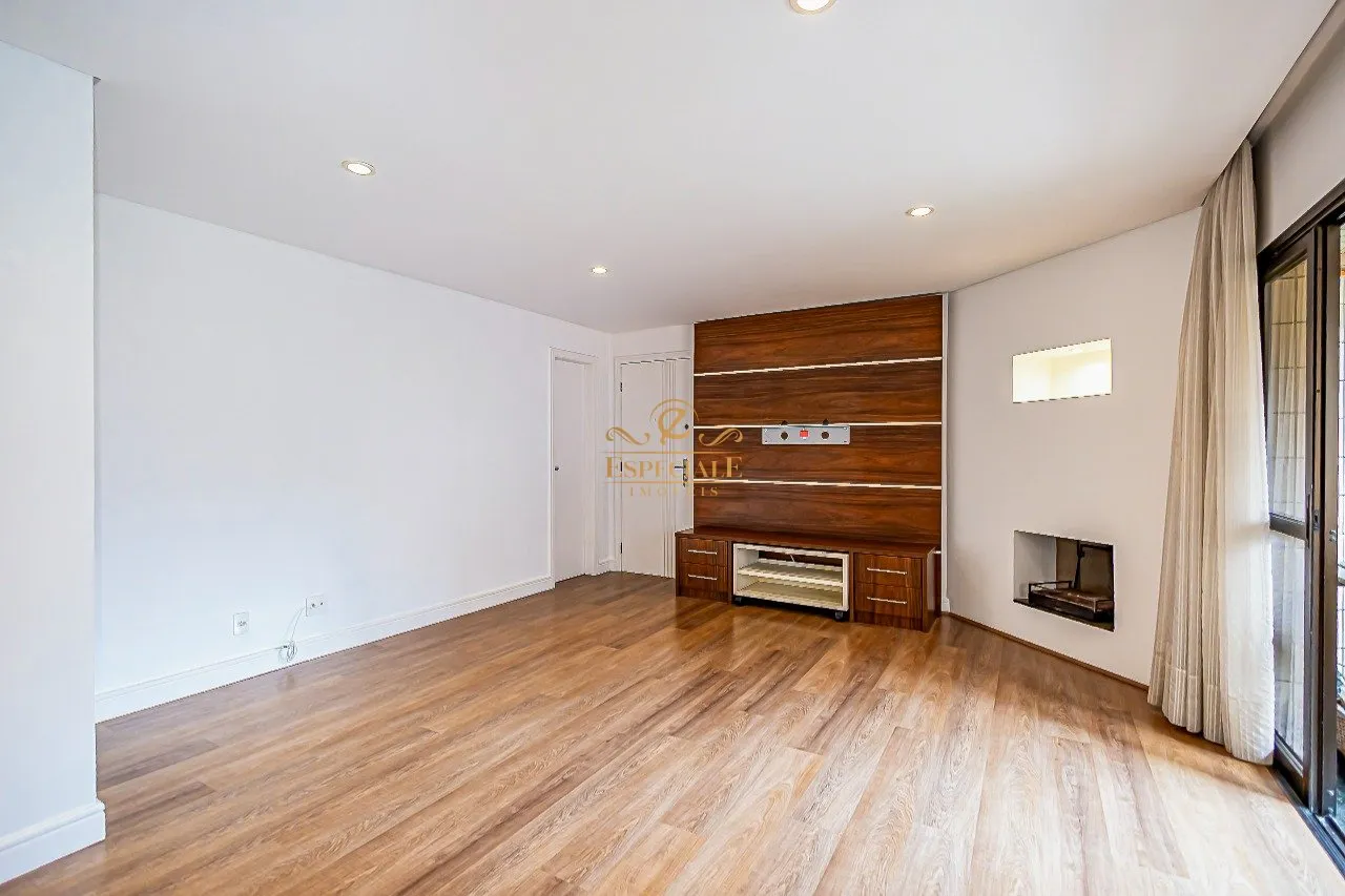 Apartment with 3 en-suite bedrooms and balcony — photo 5