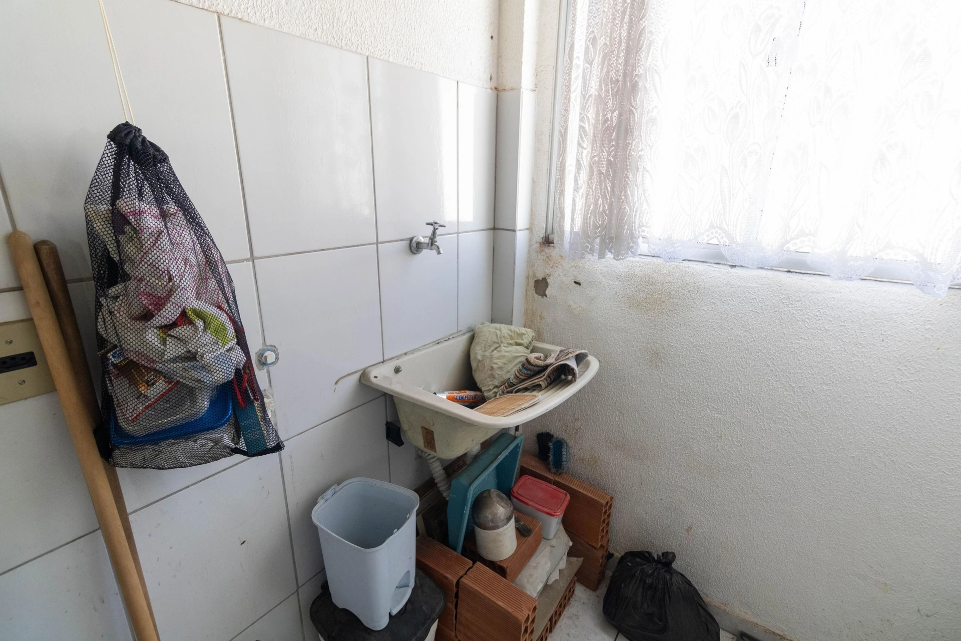 Apartment with a separate kitchen and stove — photo 4