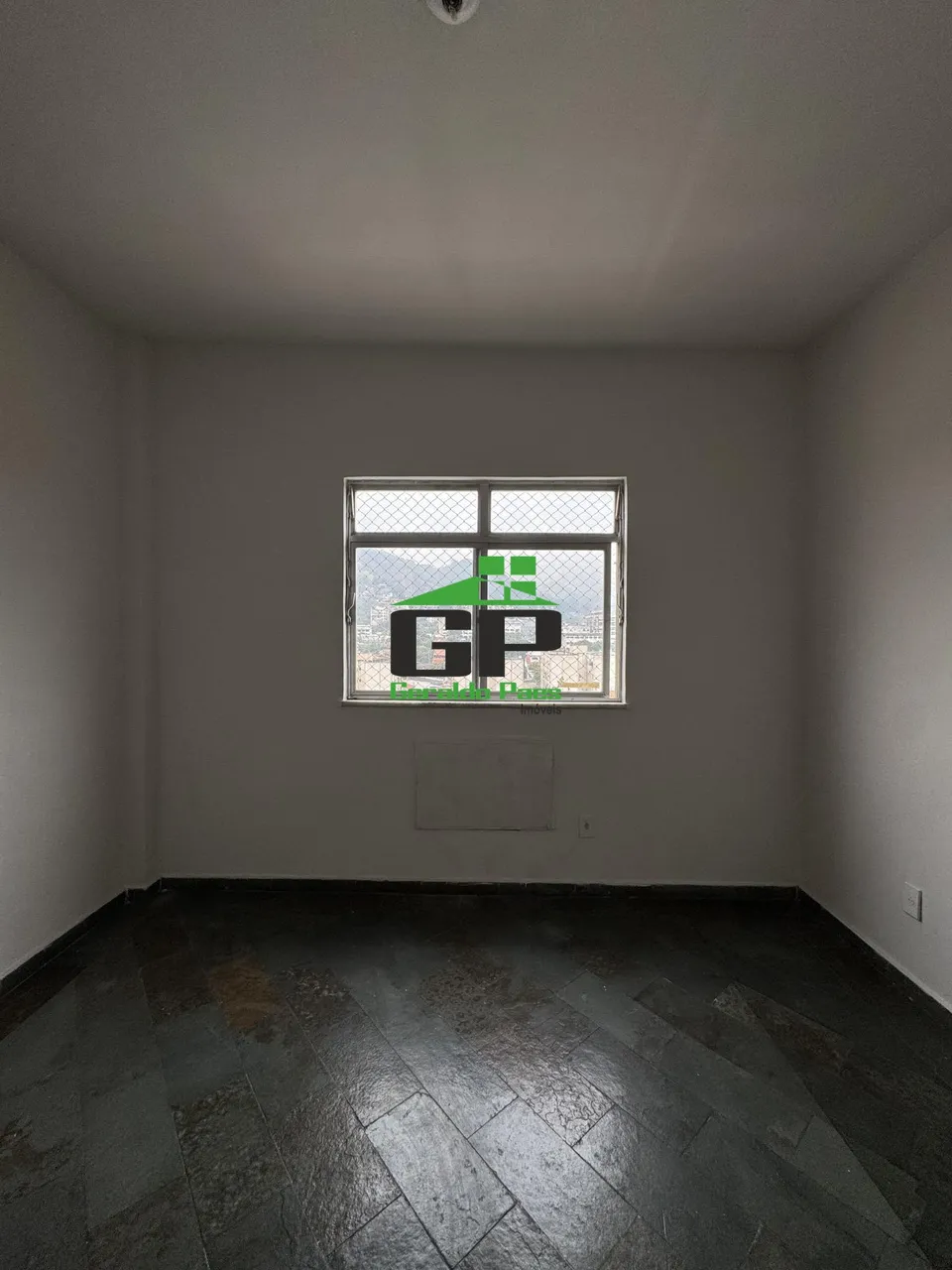 2-bedroom apartment with balcony and laundry area — photo 15