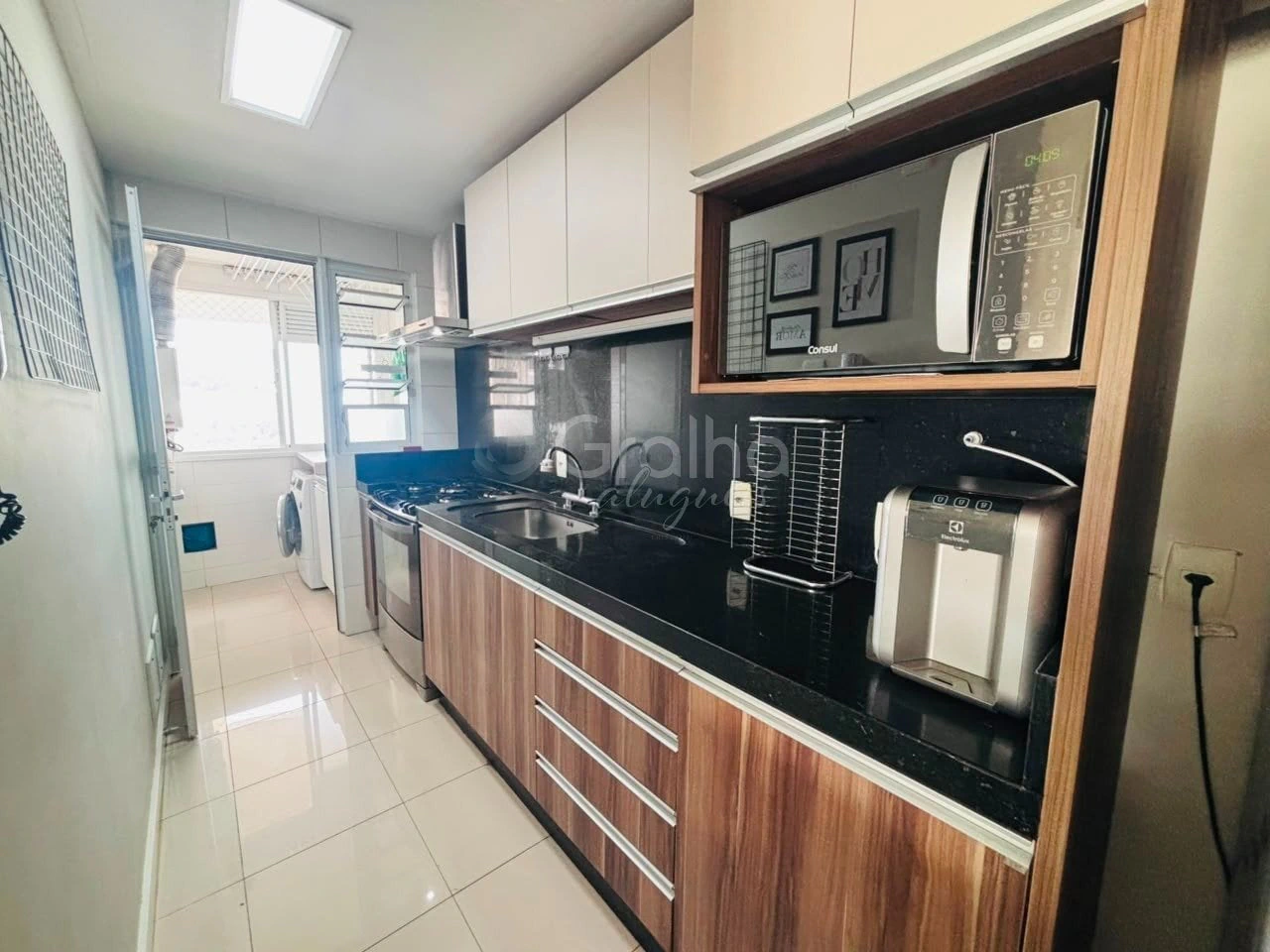 126 m² furnished apartment with 3 bedrooms and 2 parking — photo 4