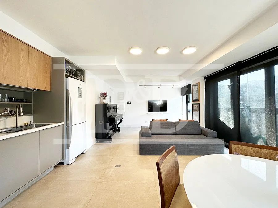 Furnished 2-bedroom apartment with enclosed balcony — photo 9