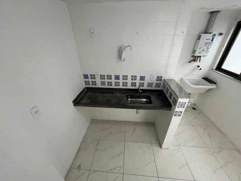 2-bedroom apartment with 1 en-suite and balcony — photo 14