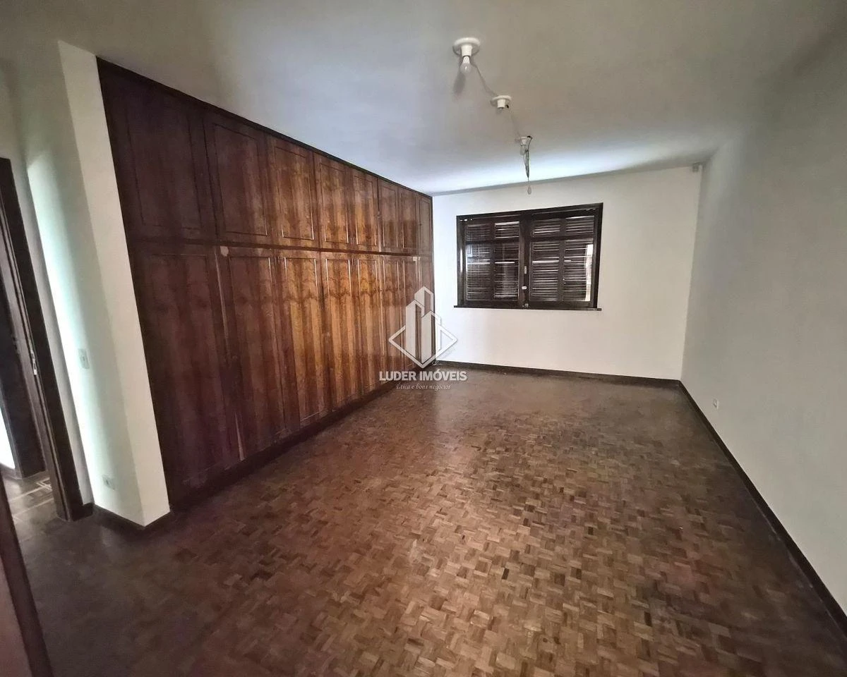 4-bedroom house with a garden in Curitiba — photo 41