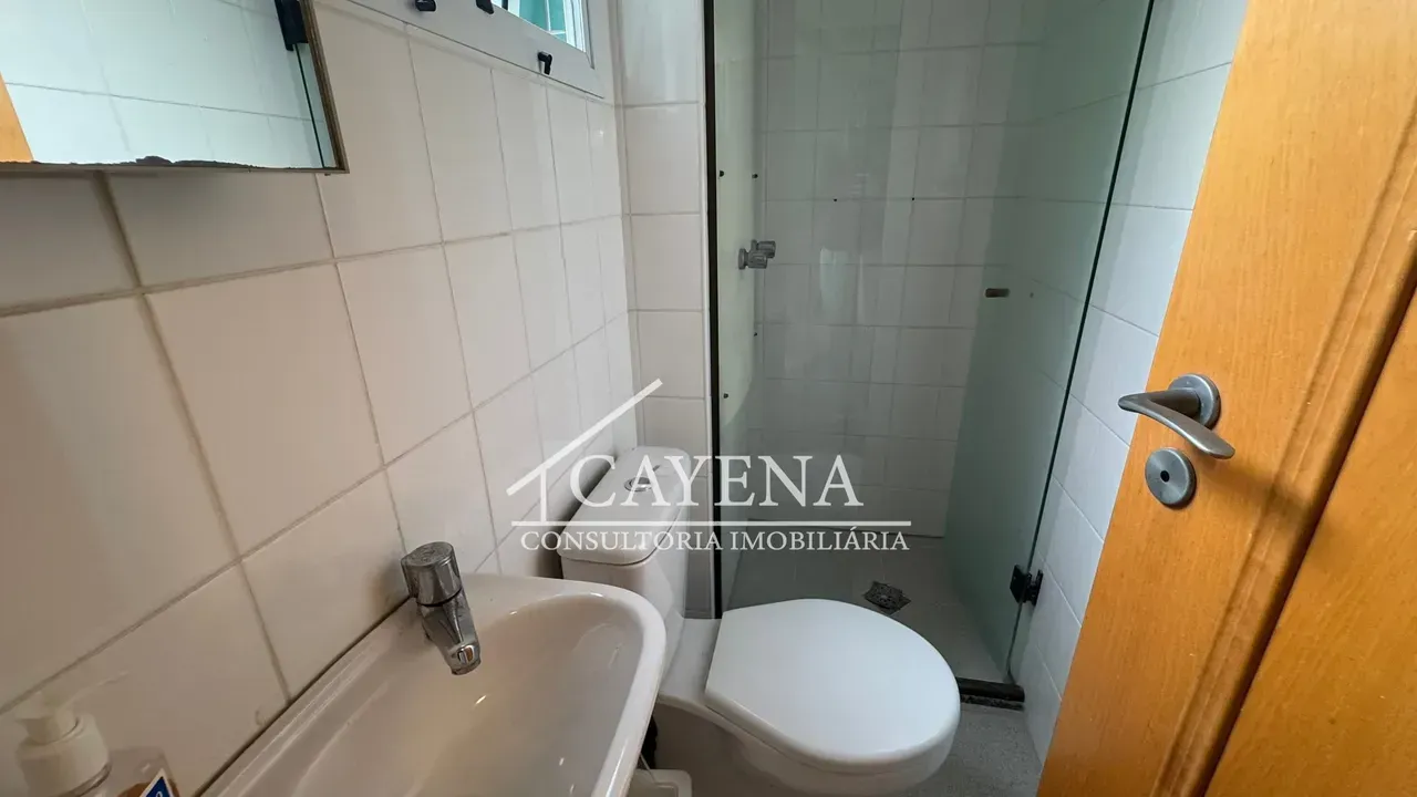 Furnished 4-bedroom apartment with glazed balcony — photo 13