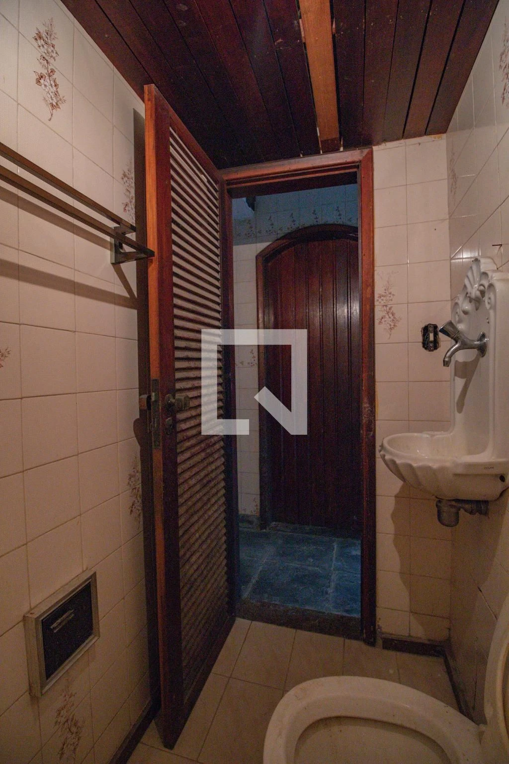 Casa com 4 quartos e 6 banheiros, com cozinha independente — photo 99