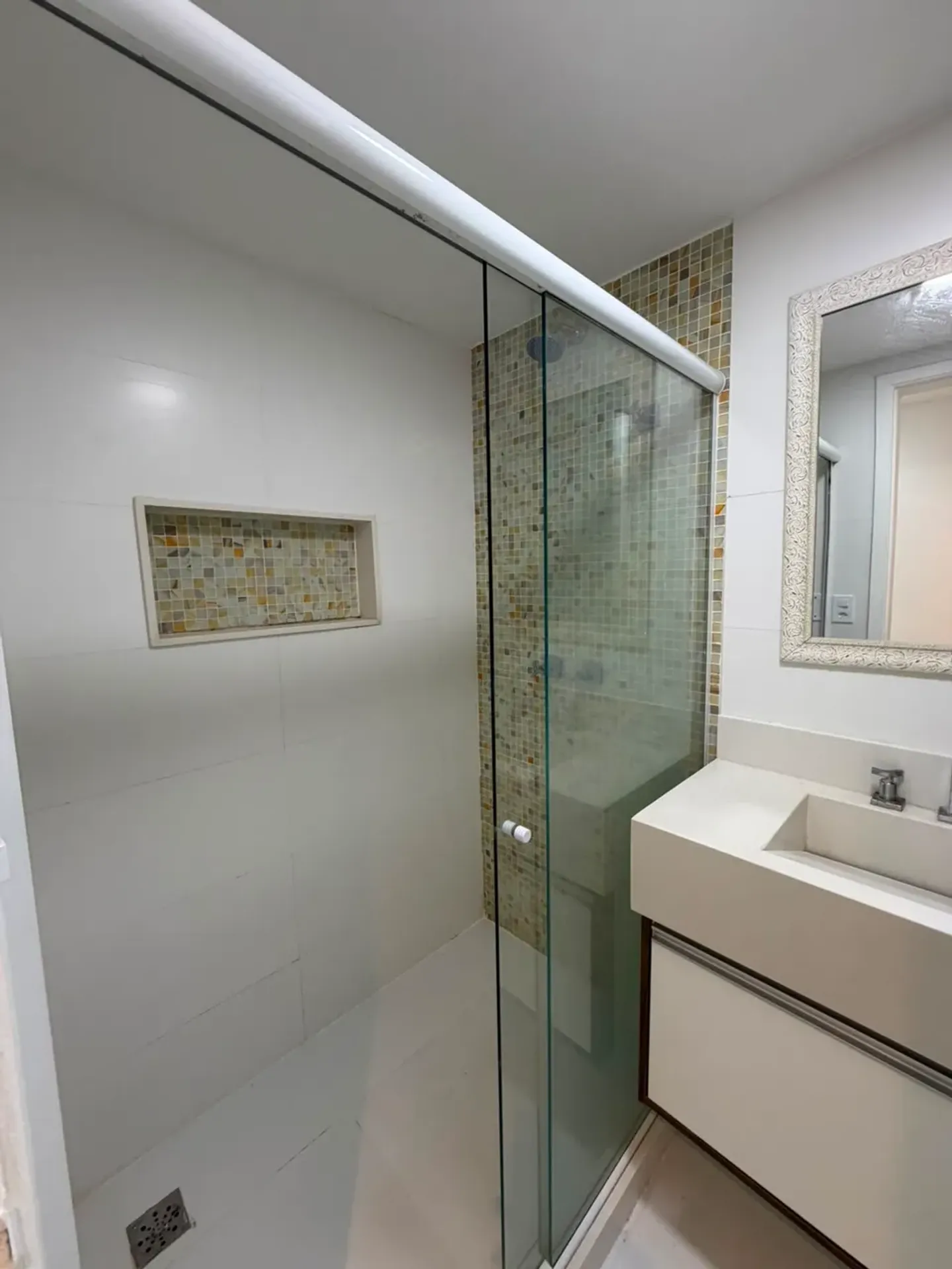 Rental house with 5 bedrooms and 5 bathrooms — photo 21