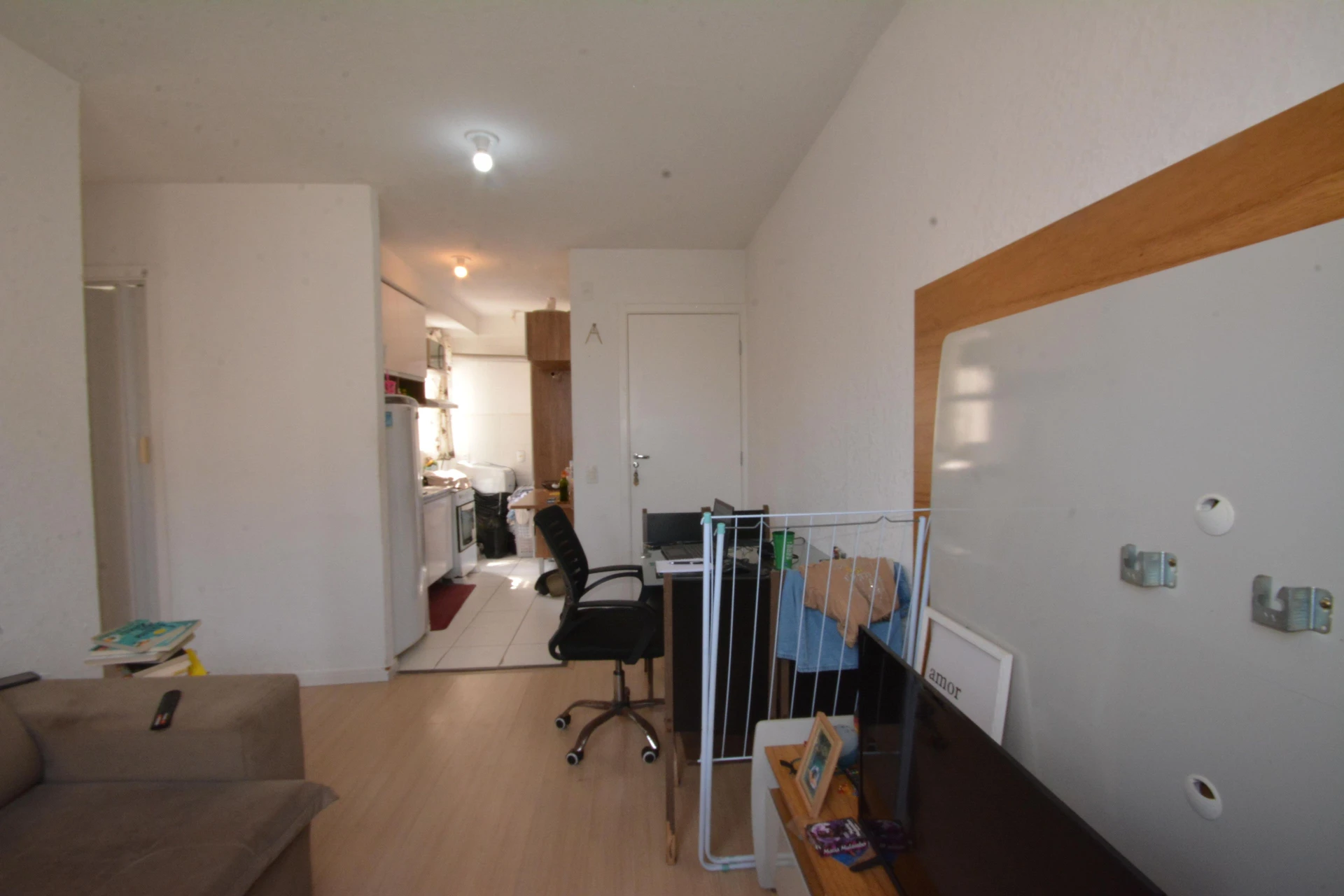 Furnished 2-bedroom apartment with a gas stove kitchen — photo 16