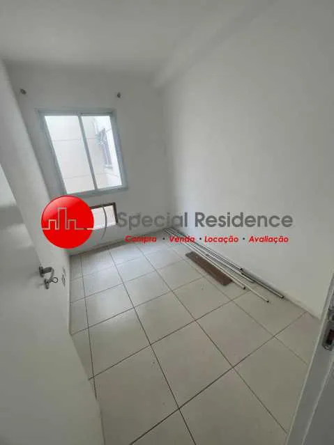 3-bedroom apartment in a building with a pool — photo 5